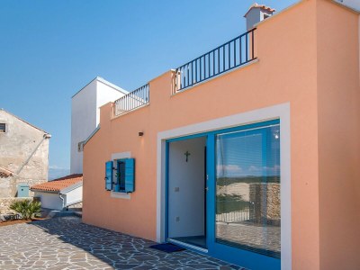 Holiday house DELPHINE with pool - Features photo 27