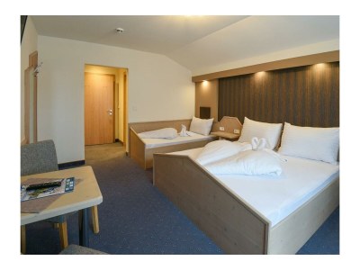 Holiday room Doppelzimmer mit Dusche, Bad, WC - ÜF - Outdoor photo 16