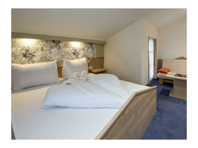 Holiday room Dreibettzimmer mit Bad, WC - ÜF - Outdoor photo 11