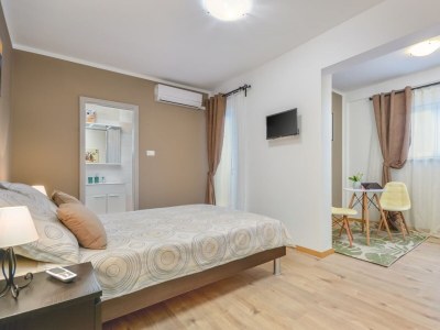 Villa Martin | Countryside Retreat with Pool - Outdoor photo 5