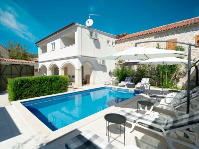Villa Martin | Countryside Retreat with Pool - Outdoor photo 14