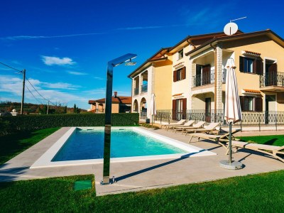 Holiday apartment Silvia II with Private Pool in Vizinada - Holiday apartment