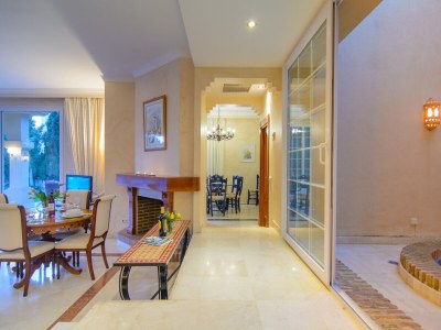 Villa Beachfront heated pool - Features photo 8