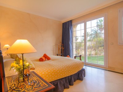 Villa Beachfront heated pool - Features photo 12