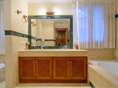 Villa Beachfront heated pool - Features photo 14