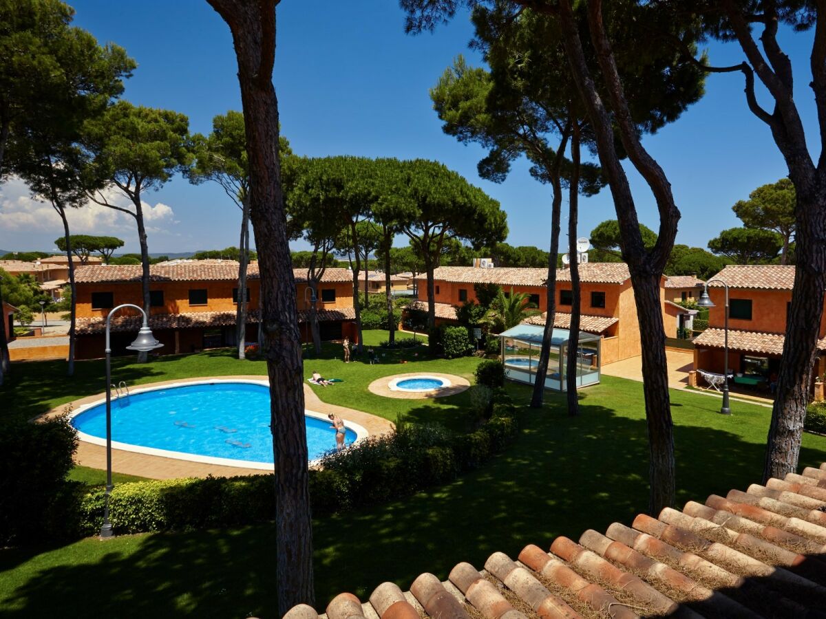 Villa Semi-detached house in Pals with garden, pool and jacuzzi - 600 m Playa de Pals (GR 4H 110) - Outdoor photo 2