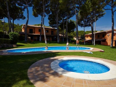 Villa Semi-detached house in Pals with garden, pool and jacuzzi - 600 m Playa de Pals (GR 4H 110) - Outdoor photo 4