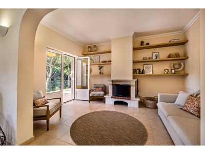 Villa Large villa with swimming pool within walking distance to the beach - Features photo 19