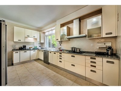 Villa Large villa with swimming pool within walking distance to the beach - Features photo 22