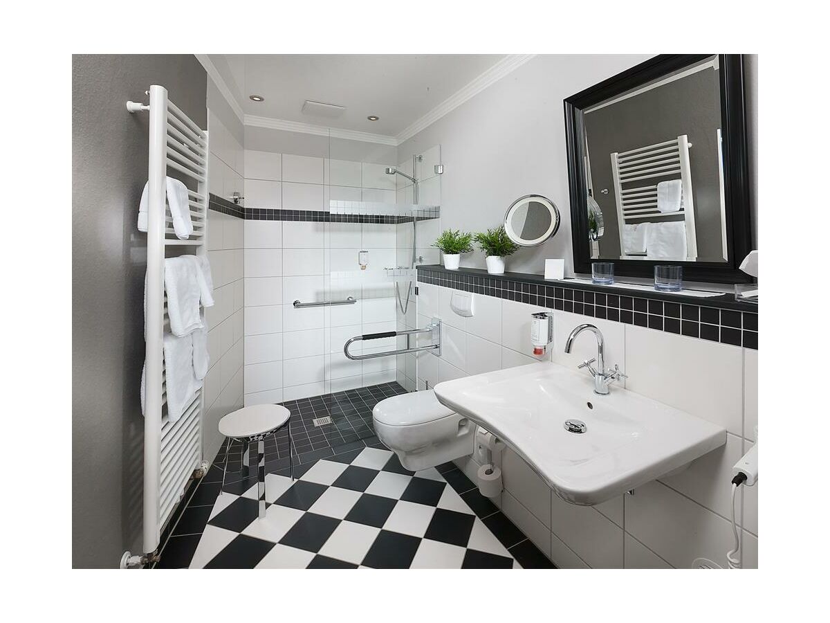 Holiday room Maisonette-Suite "Goethe"/Dusche-Badewanne/WC - Outdoor photo 3