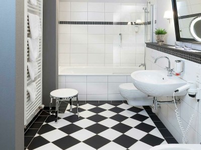 Holiday room Maisonette-Suite "Goethe"/Dusche-Badewanne/WC - Outdoor photo 23