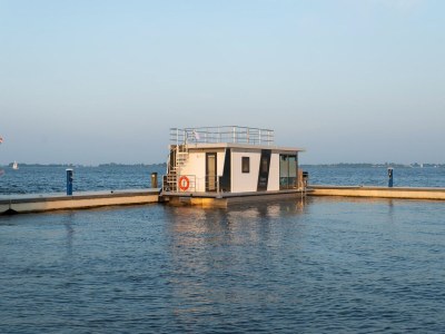 House boat Houseboat Sneekermeer with Garden and Views - Outdoor photo 2
