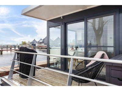 House boat Houseboat Sneekermeer with Garden and Views - Outdoor photo 3