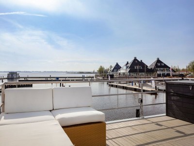 House boat Houseboat Sneekermeer with Garden and Views - Outdoor photo 6