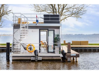 House boat Houseboat Sneekermeer with Garden and Views - Outdoor photo 7