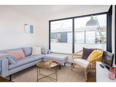 House boat Houseboat Sneekermeer with Garden and Views - Features photo 13