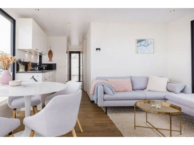 House boat Houseboat Sneekermeer with Garden and Views - Features photo 17