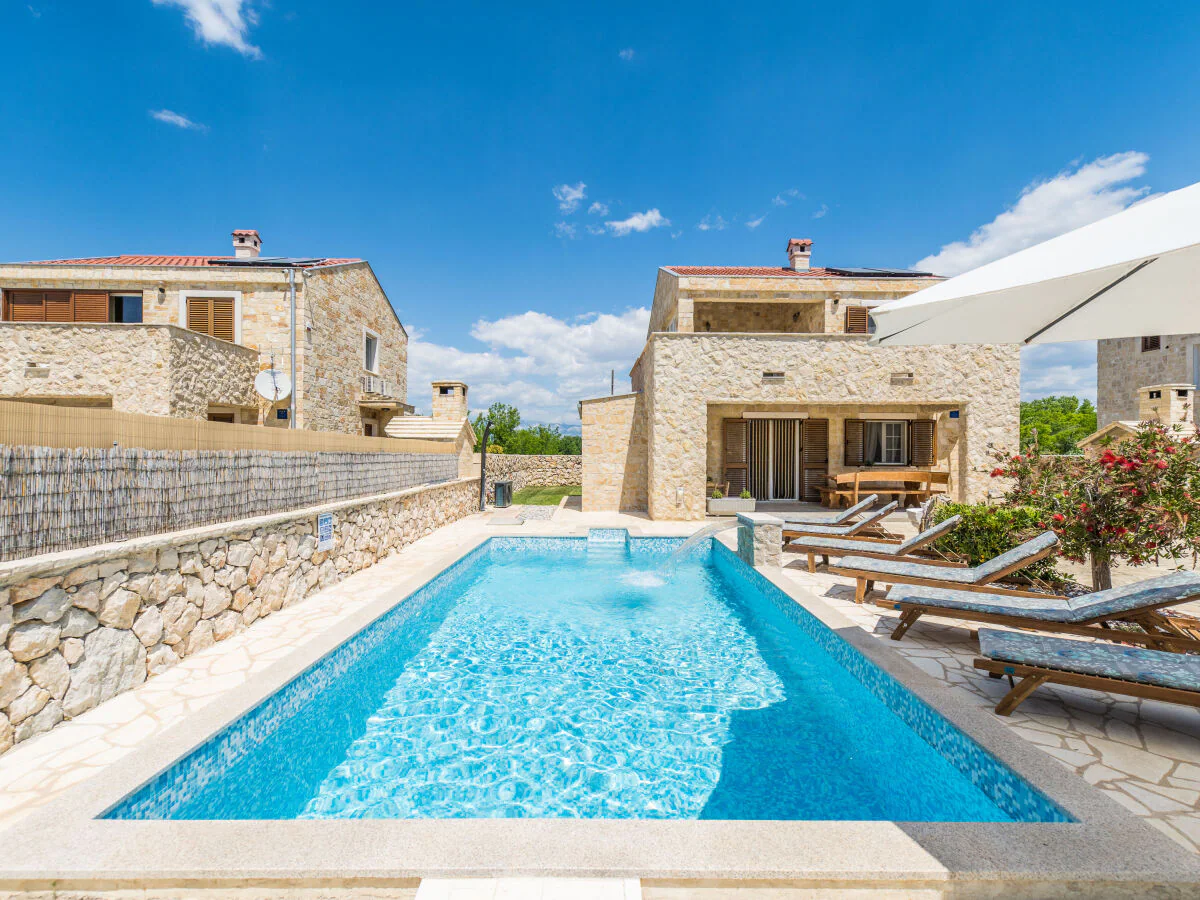 Villa Karin with heated pool - Outdoor photo 2