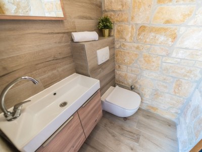 Villa Karin with heated pool - Features photo 22