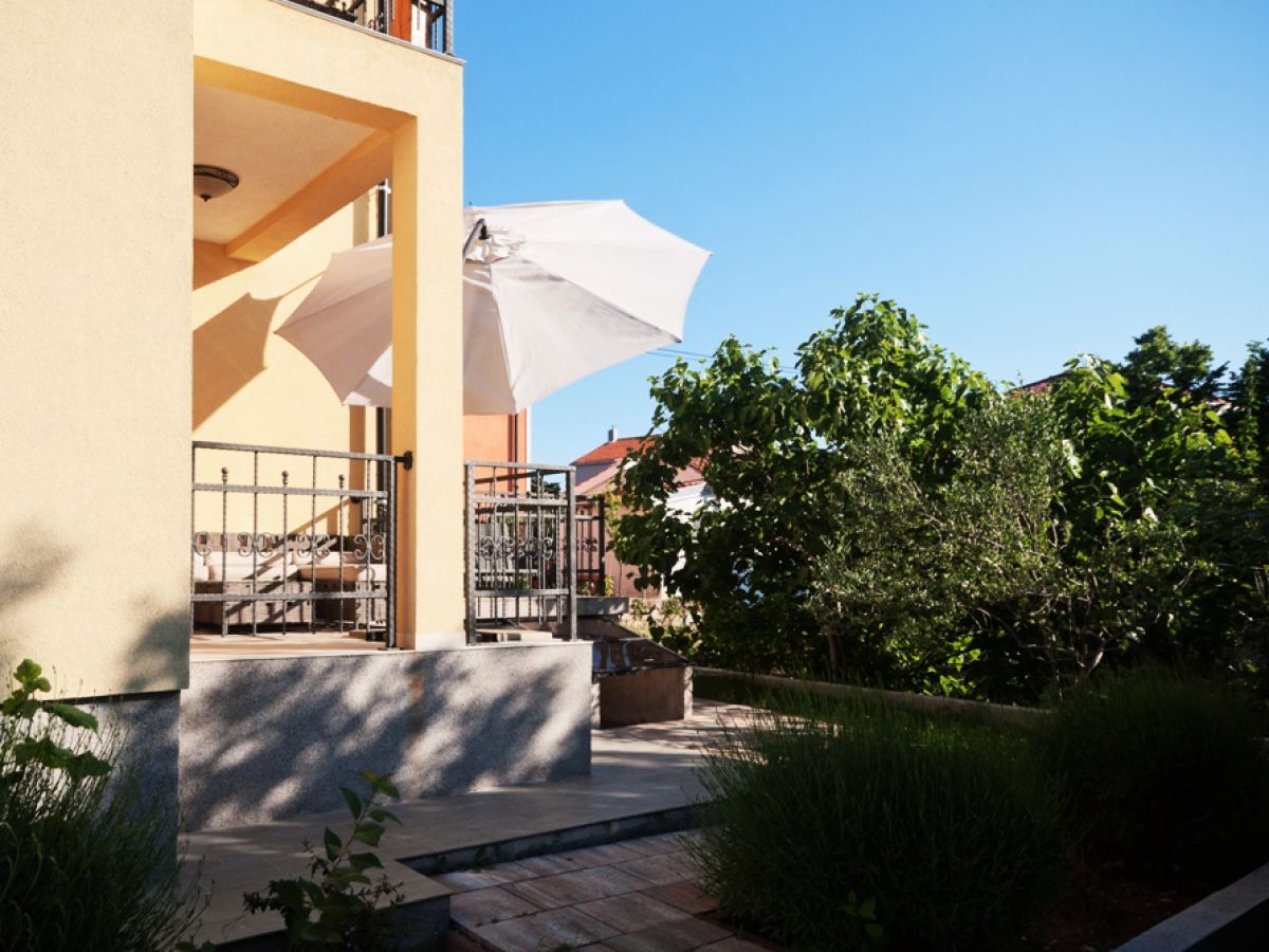 Holiday apartment Kolovare 02 - Outdoor photo 3