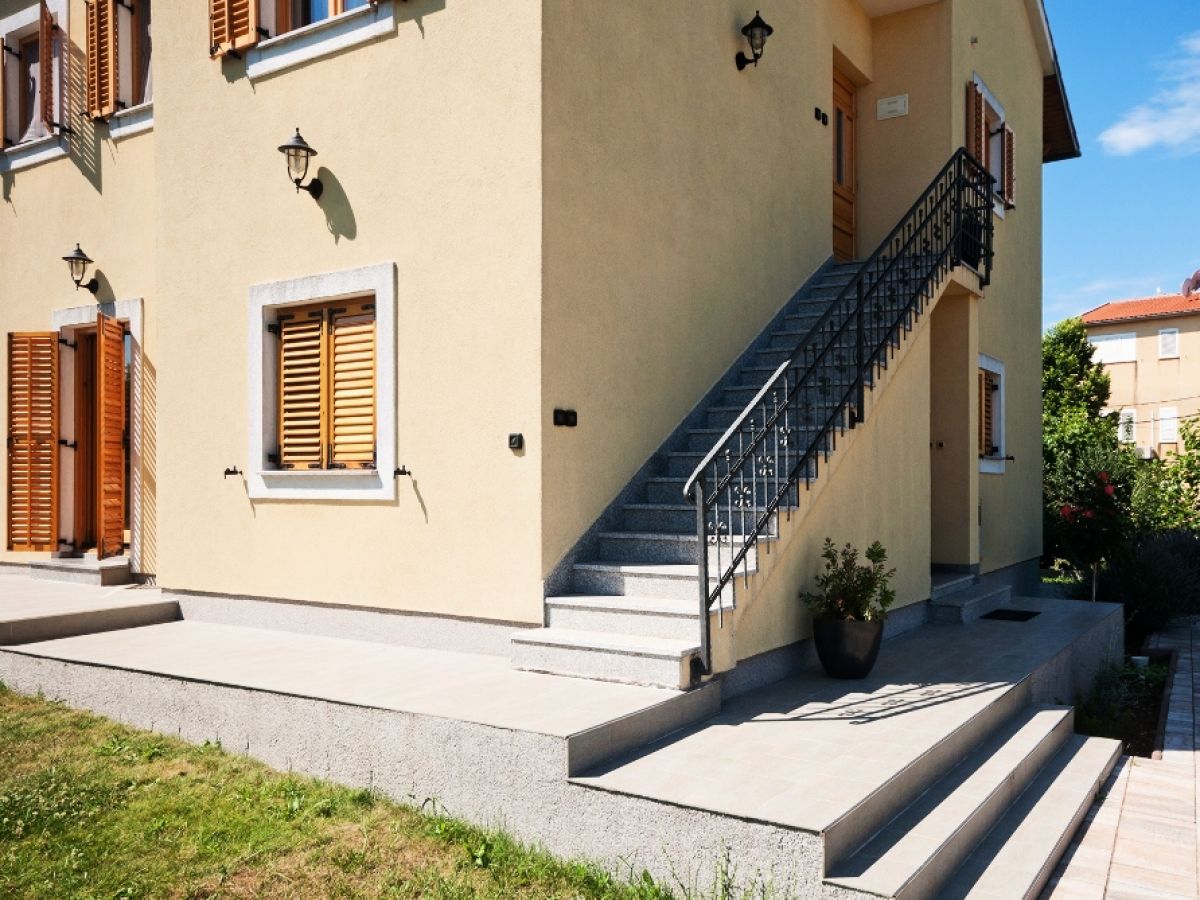 Holiday apartment Kolovare 02 - Outdoor photo 4