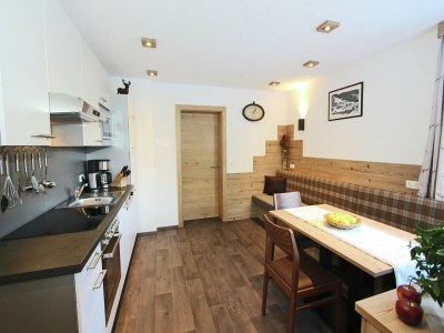 Apartment Apartment in See near Ski Slopes - Features photo 12