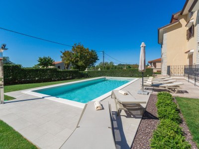 Holiday apartment Mihael with private pool - Outdoor photo 2