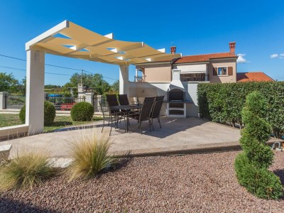 Holiday apartment Mihael with private pool - Outdoor photo 5