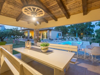 Villa Natura with Pool - Outdoor photo 2