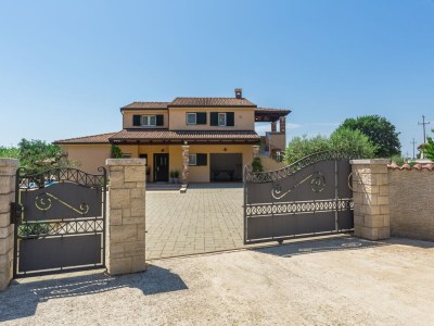Villa Natura with Pool - Outdoor photo 11