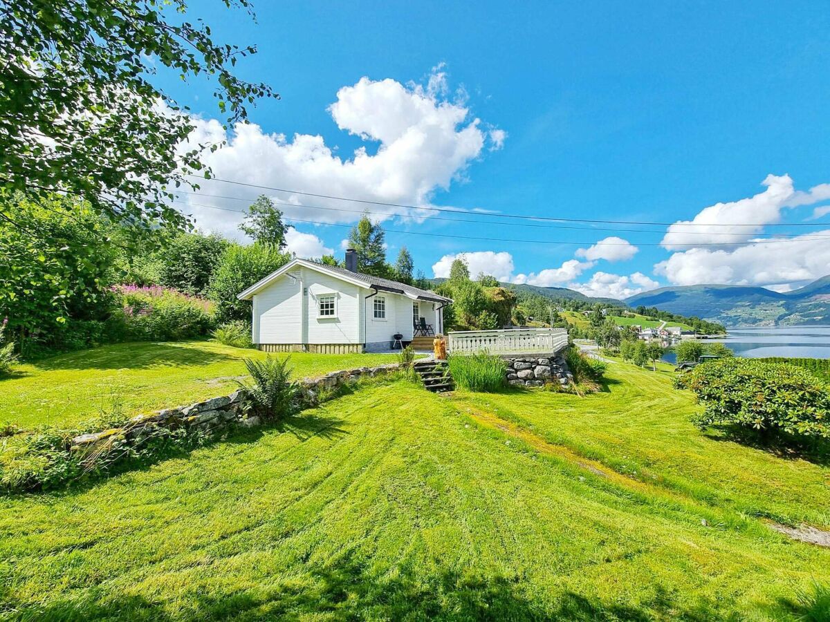 Holiday house 4 person holiday home in Utvik-By Traum - Outdoor photo 2