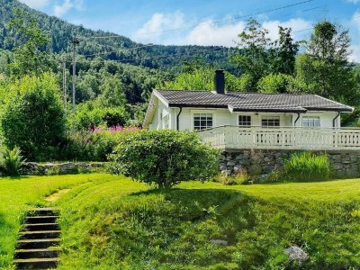 Holiday house 4 person holiday home in Utvik-By Traum - Outdoor photo 8