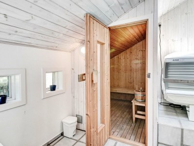 Holiday house Charmantes Strandhaus -- By Traum Ferienwohnungen - Outdoor photo 2