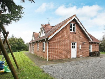 Holiday house 10 person holiday home in Fur-By Traum - Outdoor photo 2