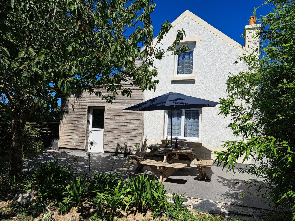 Holiday house Holiday Home in Cléder near Les Amiets Beach