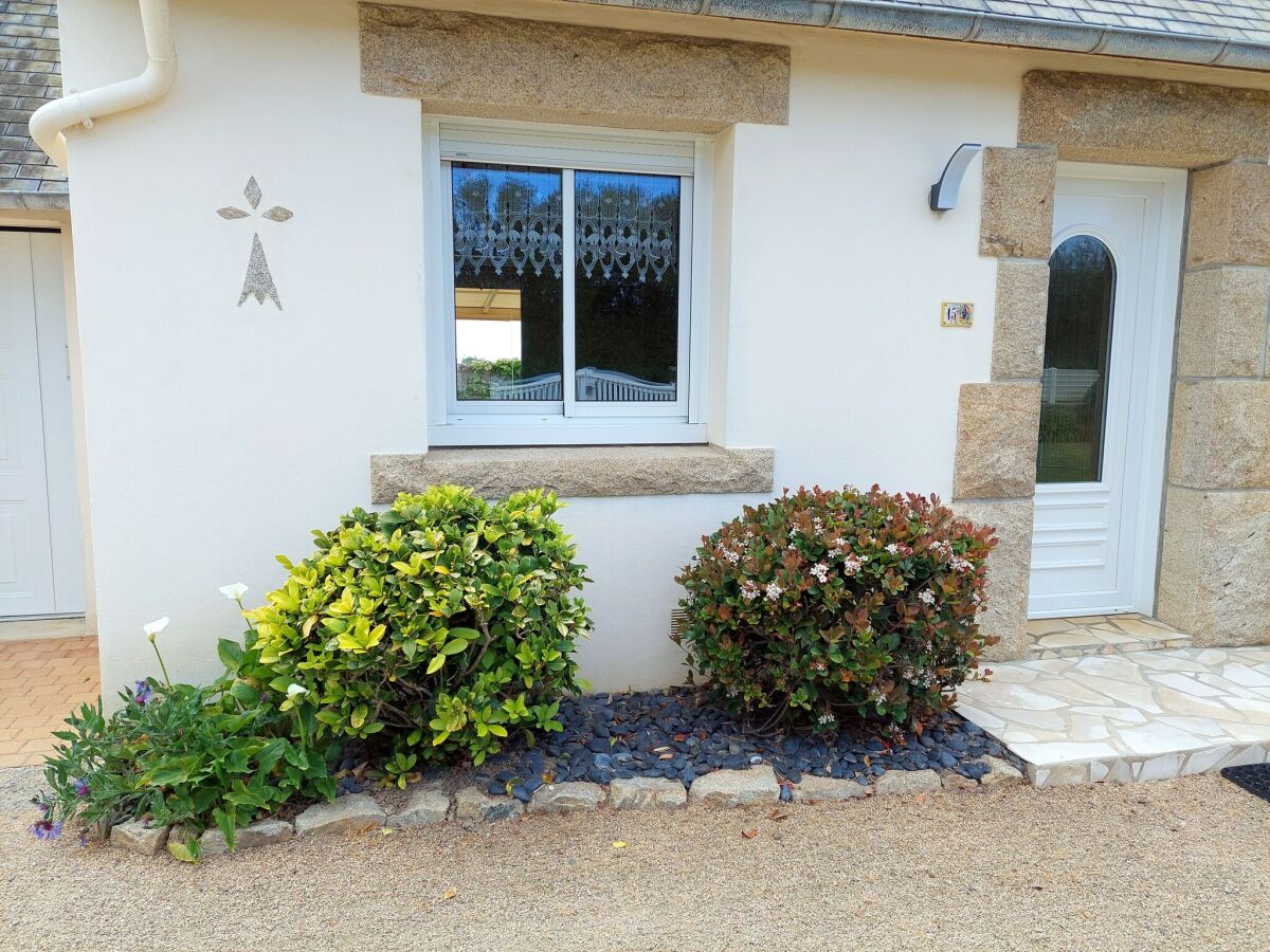 Holiday house Holiday Home by Roscoff Beach and Horse Racing - Outdoor photo 5