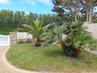 Holiday house Holiday Home by Roscoff Beach and Horse Racing - Outdoor photo 2