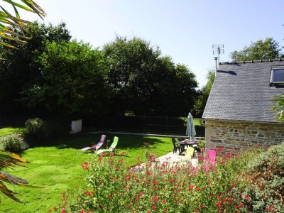 Holiday house Holiday Home in Guerlesquin near Lake - Outdoor photo 2