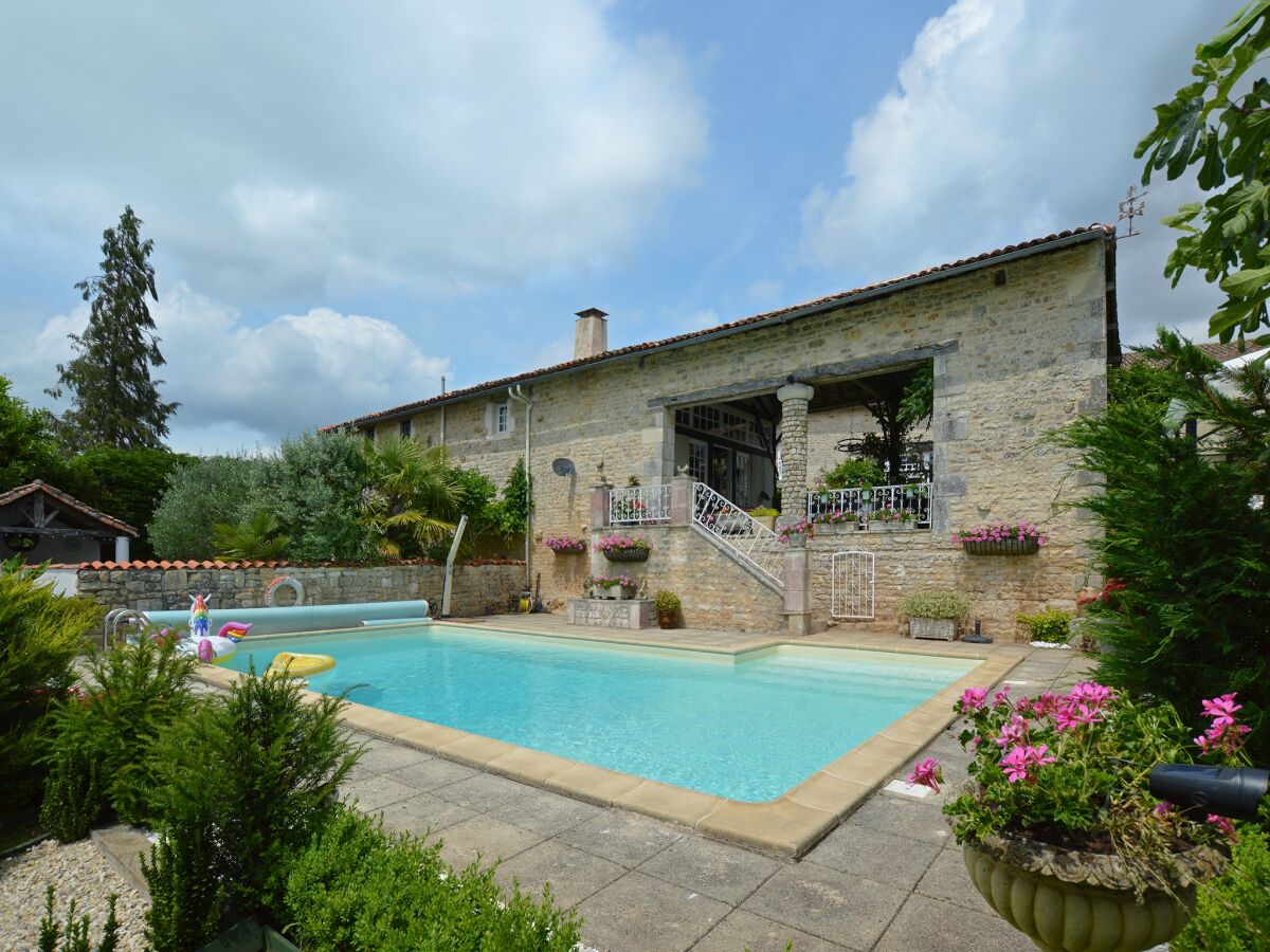 Holiday house Holiday Home in Charente with Pool - Outdoor photo 2