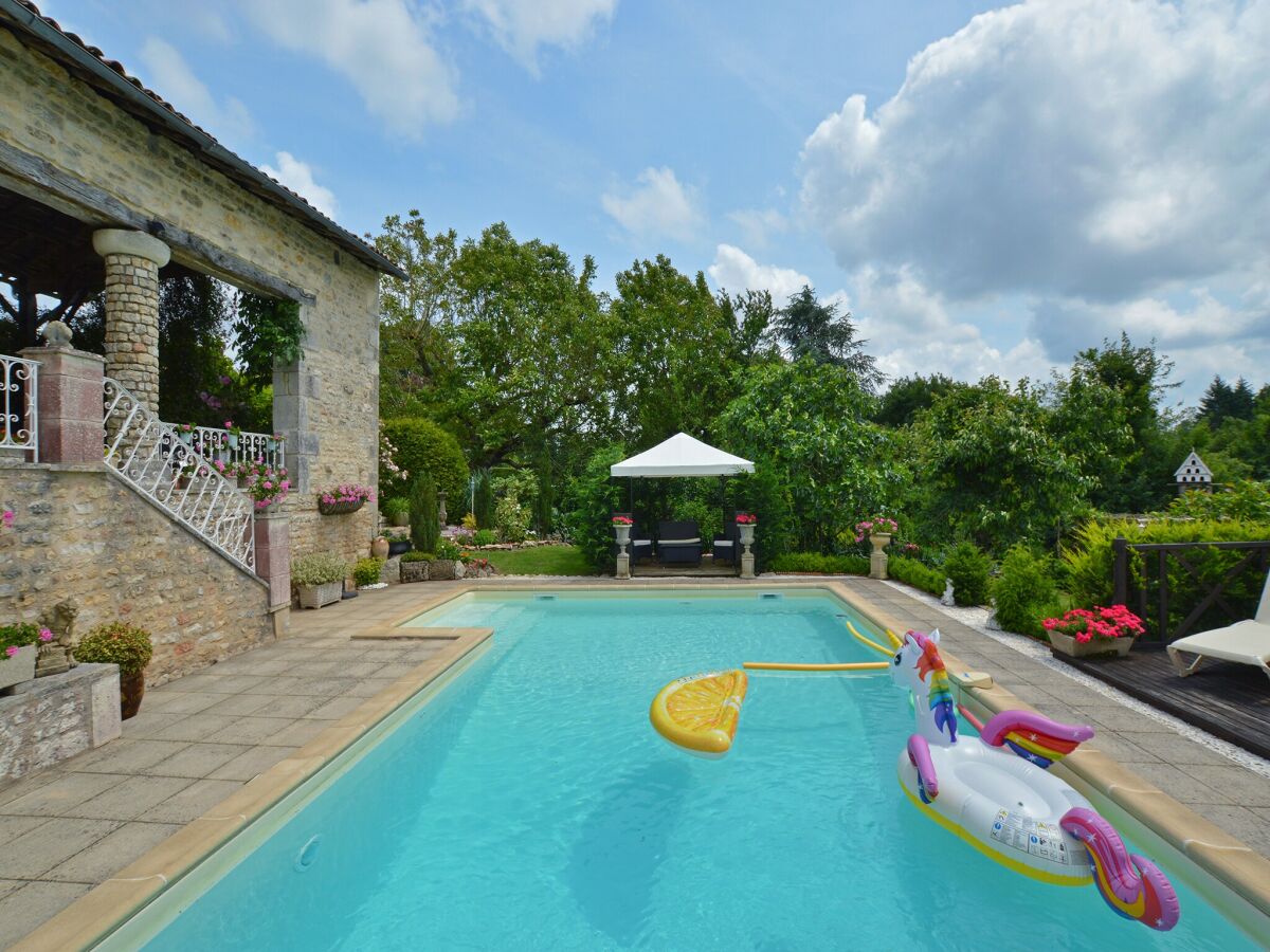 Holiday house Holiday Home in Charente with Pool - Outdoor photo 3