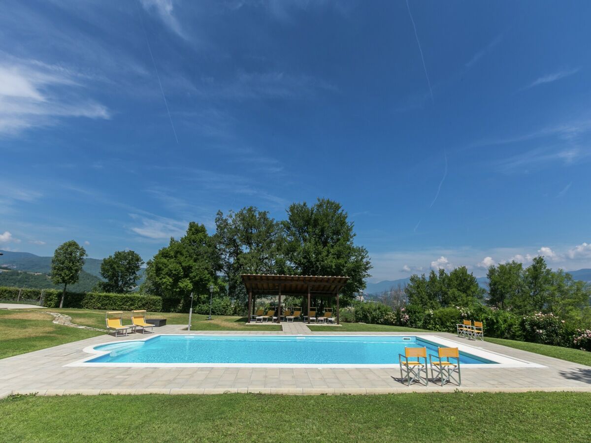 Cottage Luxusvillen in Poppi mit beheiztem Pool