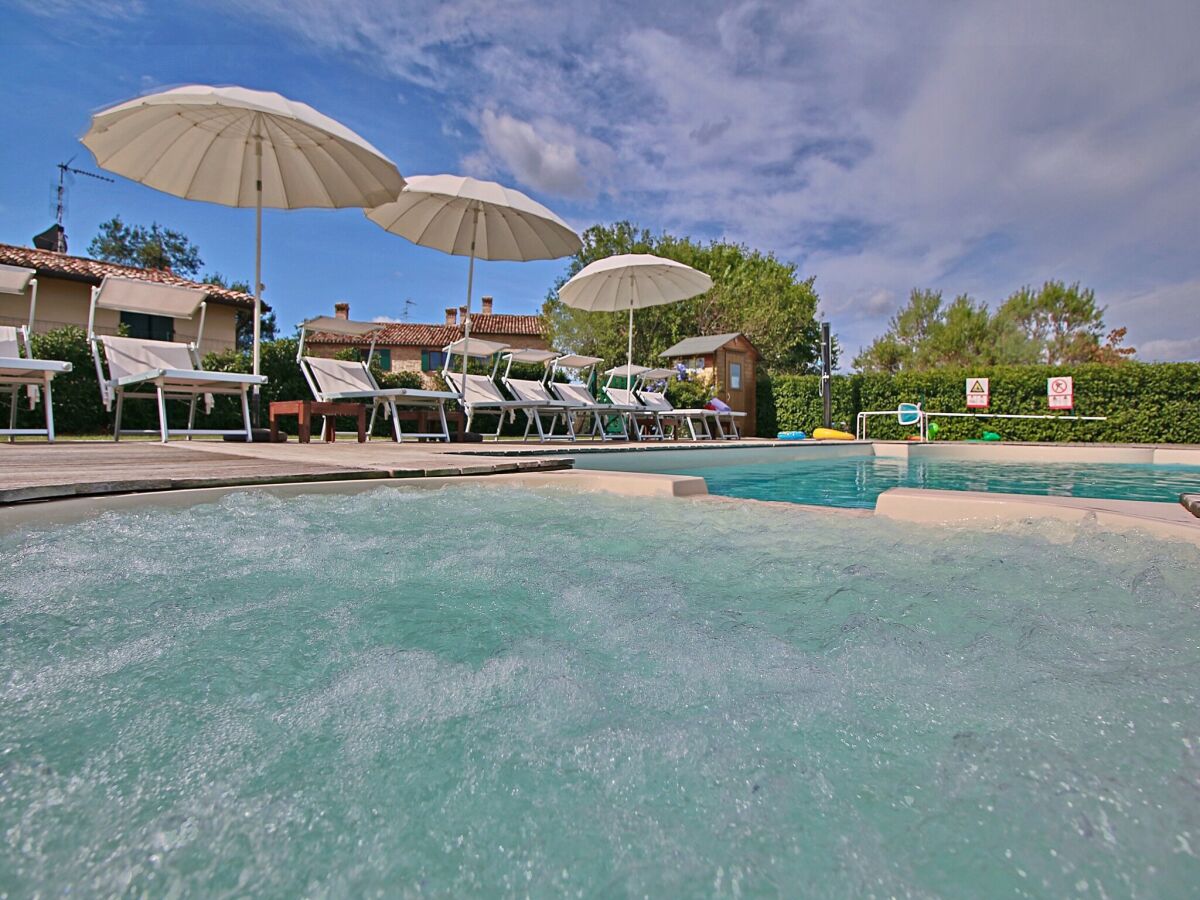 Holiday house Cottage in Montelabbate with Pool & Forest - Outdoor photo 3