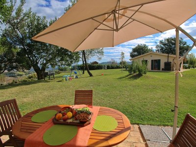 Holiday house Cottage in Montelabbate with Pool & Forest - Outdoor photo 8