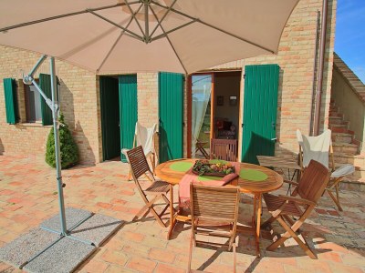 Holiday house Cottage in Montelabbate with Pool & Forest - Outdoor photo 15