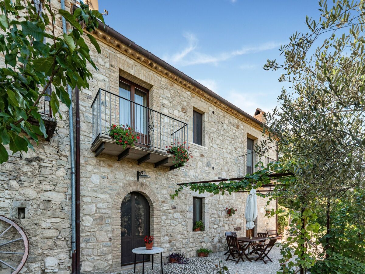 Holiday house Cottage in Bomba near Lake Bomba - Outdoor photo 4