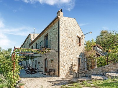 Holiday house Cottage in Bomba near Lake Bomba - Outdoor photo 13