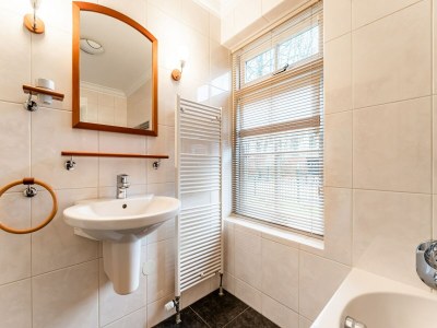 Holiday house Cosy holiday home with a private garden - Features photo 13