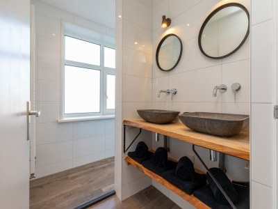 Apartment Cozy Stay Near Beach - Features photo 17