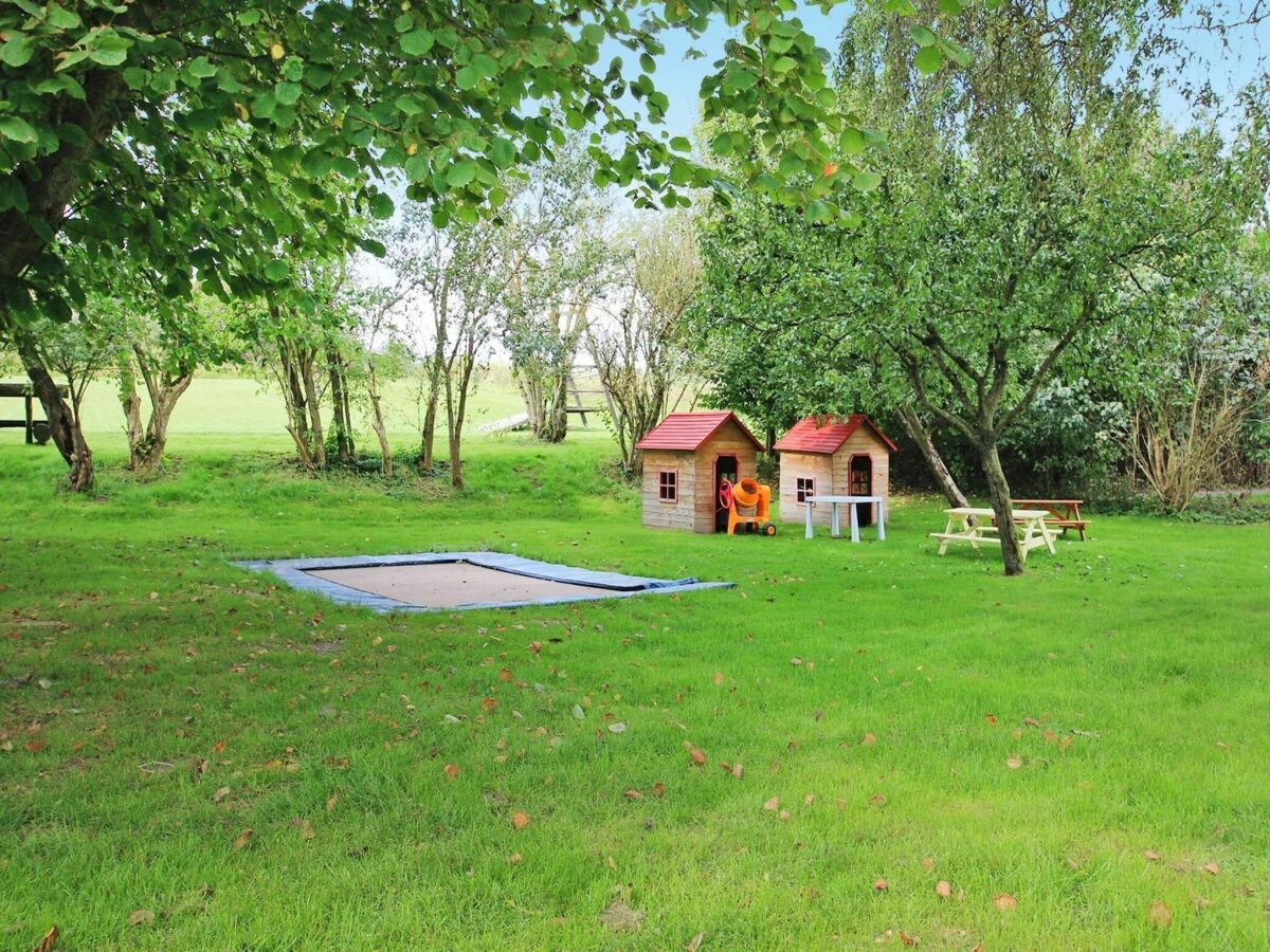 Holiday house Ferienhaus Wildrose im Mueritz Nationalpark - Outdoor photo 3