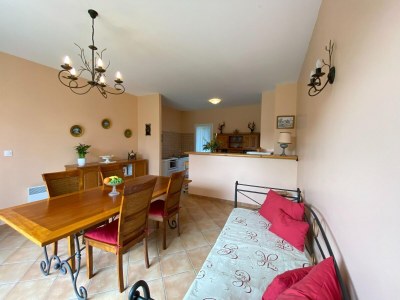 Holiday house Semi-detached house on a vineyard, Talais - Features photo 10